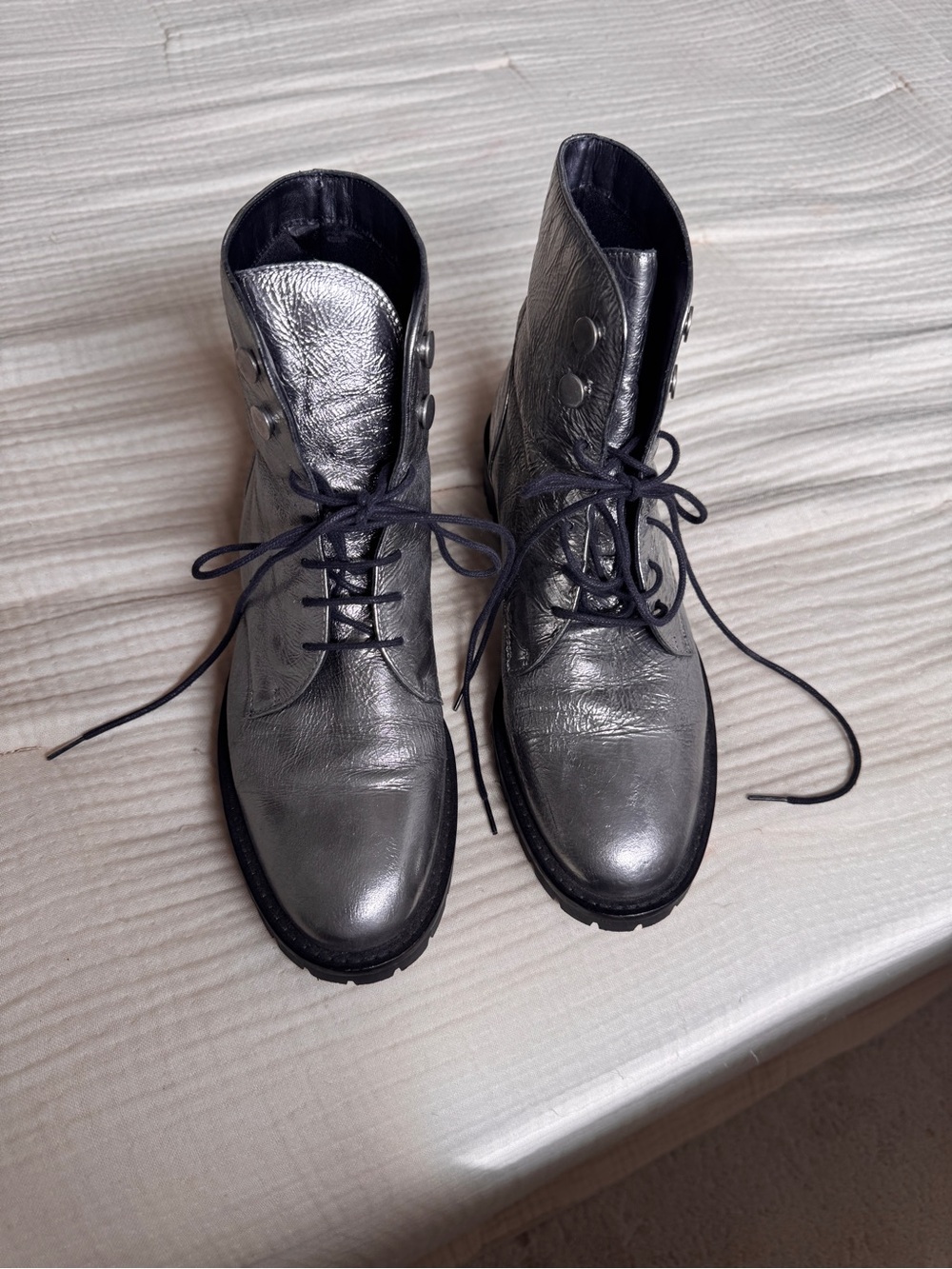 Kenneth Cole silver leather Gray Up Ankle Boots